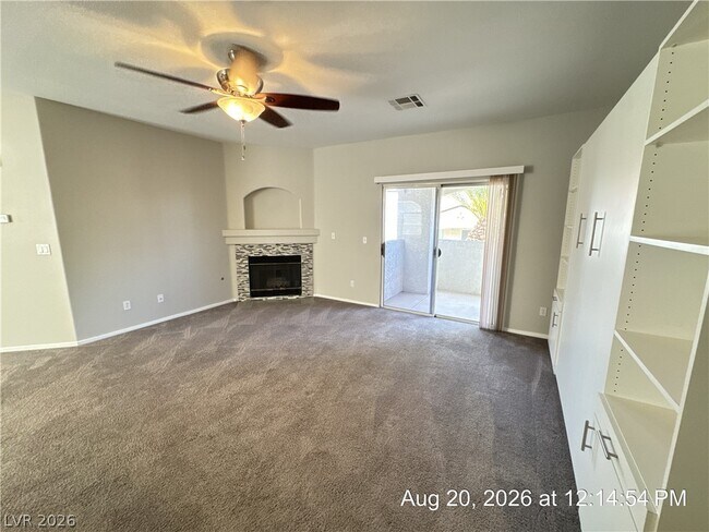 Photo - 2975 Bluegrass Ln Unidad 721