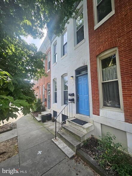 Photo - 2215 E Fairmount Ave Townhome