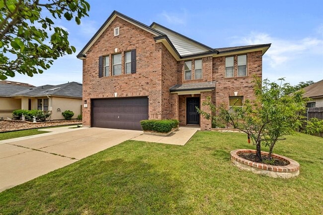 Building Photo - 214 Briarwood Dr