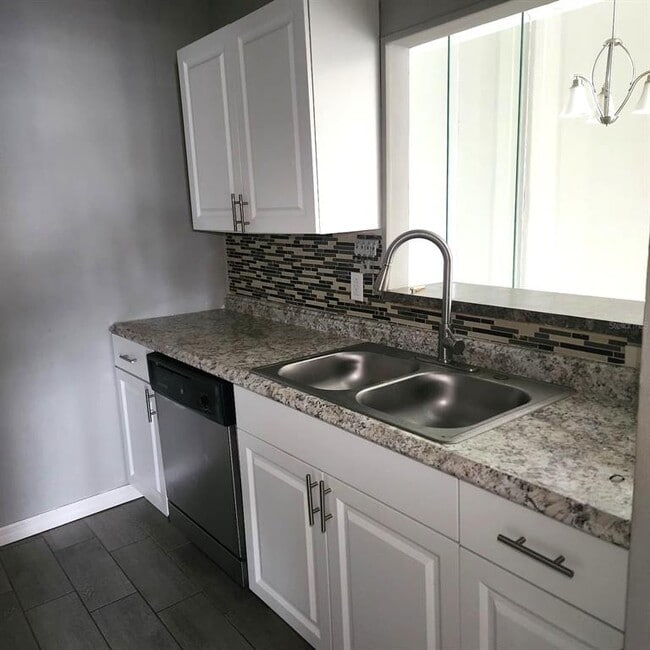 Photo - 2040 San Marcos Dr SE Unidad 105