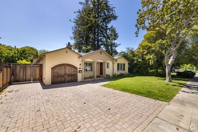Building Photo - Remodeled 4 Bed, 3 Bath Home w/ Bonus Shed