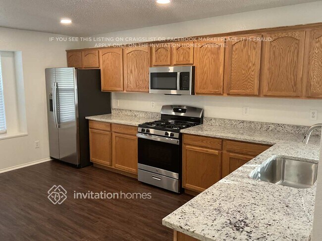 Photo - 2817 Goldfinch Dr