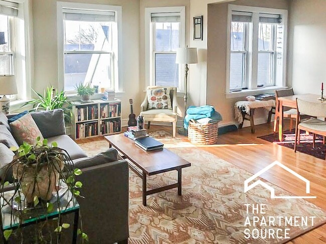 Photo - 4861 N Hermitage Ave Unit 1E