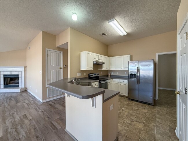 Photo - 3 Bedroom 2 Bath Brick Home in Milton!