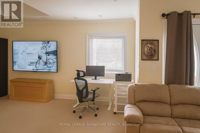 Photo - 21 Scarboro Ave