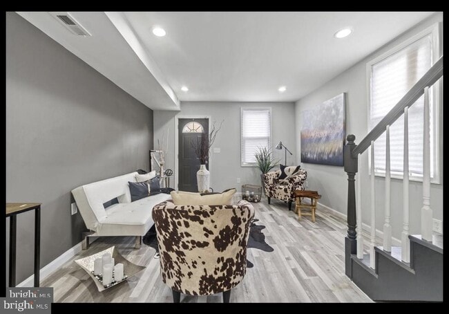 Photo - 1447 Montpelier St