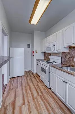 Building Photo - 5D Unit 5D