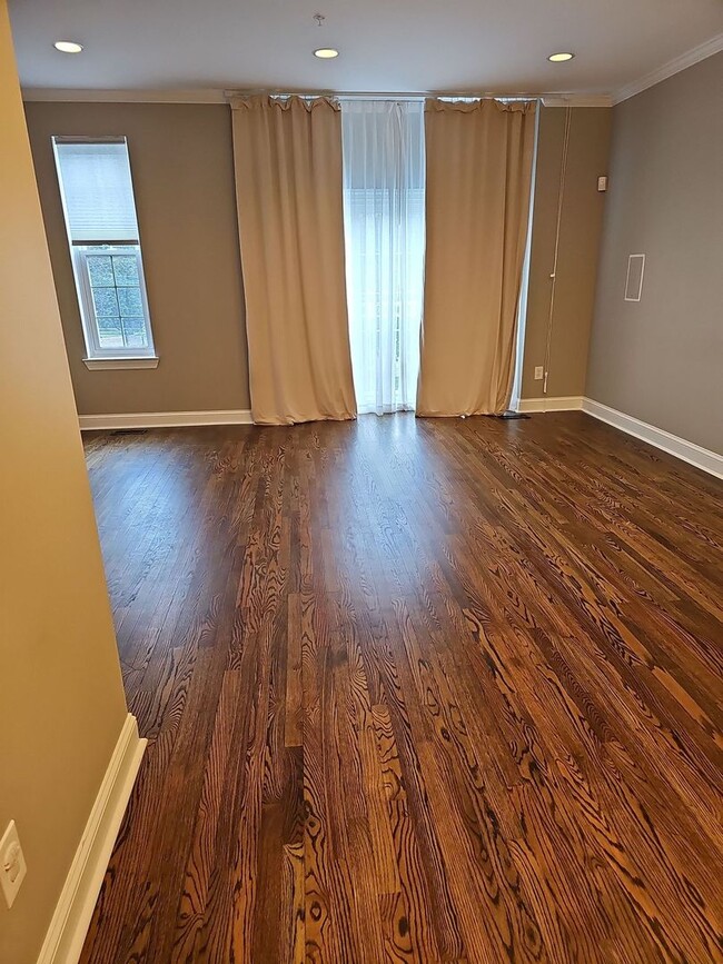 Photo - 3212 Toone St