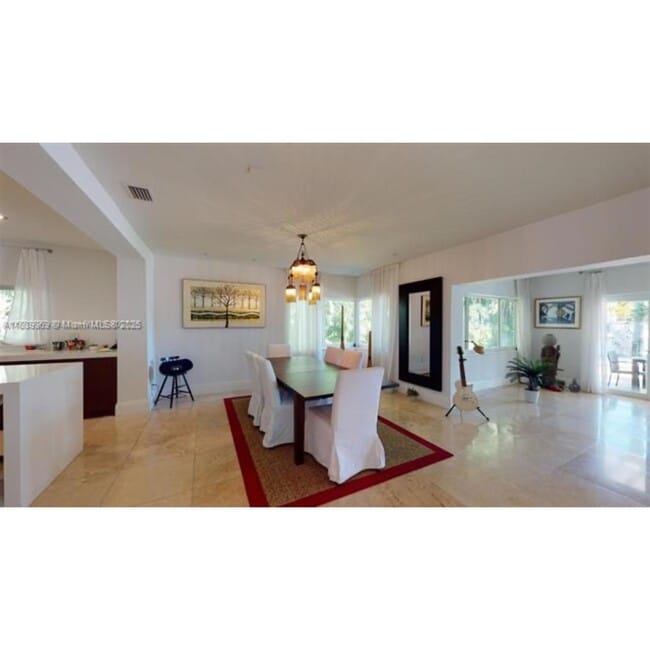 Photo - 6015 Pine Tree Dr