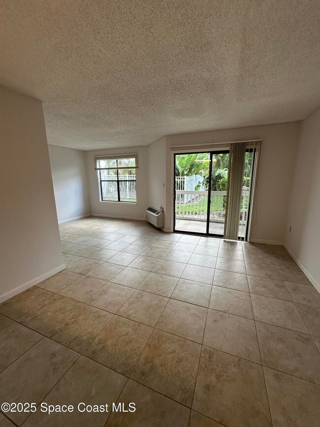 Photo - 225 S Tropical Trail Unidad 704