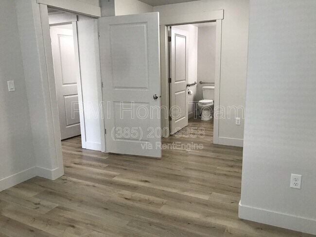Photo - 2874 Kiesel Ave Unit 304