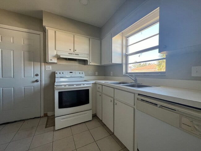 Photo - 2 bed/ 1 bath duplex