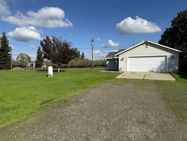 Photo - Spacious 2/1 in the country AVAILABLE NOW!!!