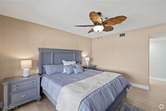 Building Photo - 3170 Matecumbe Key Rd Unit 134 Rental