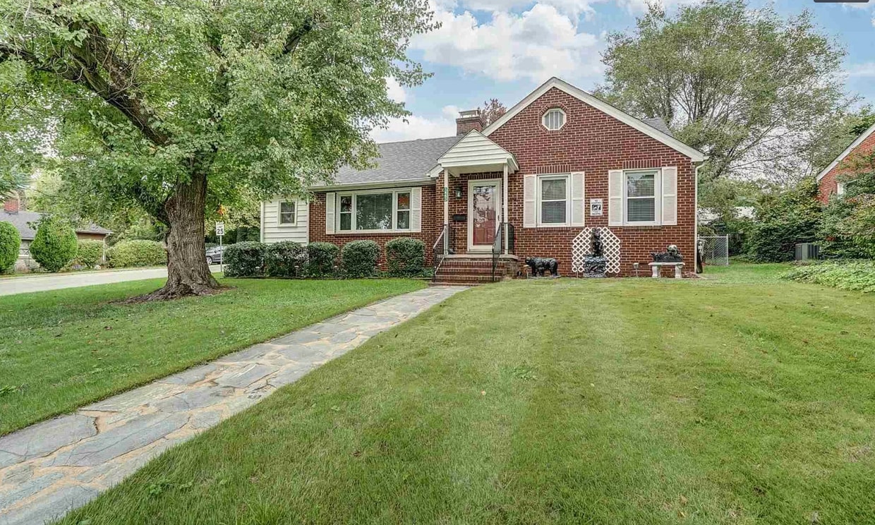Photo - 1453 Rugby Ave (Charlottesville, VA)