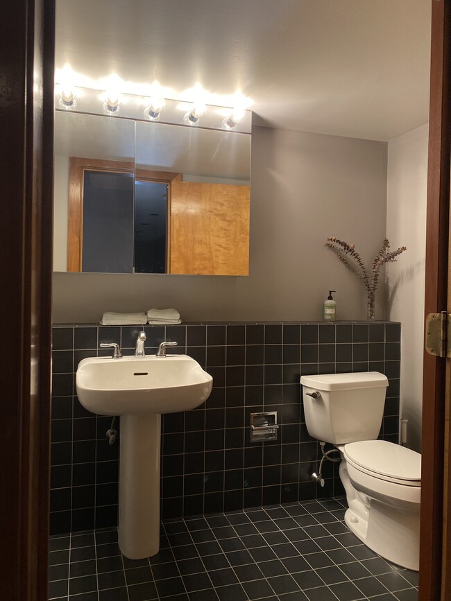 Photo - 900 Hickory St Unit 900 Hickory  2F