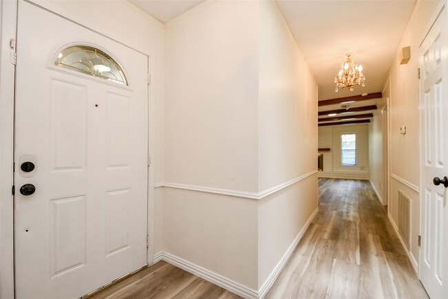Photo - 162 Bluebonnet St