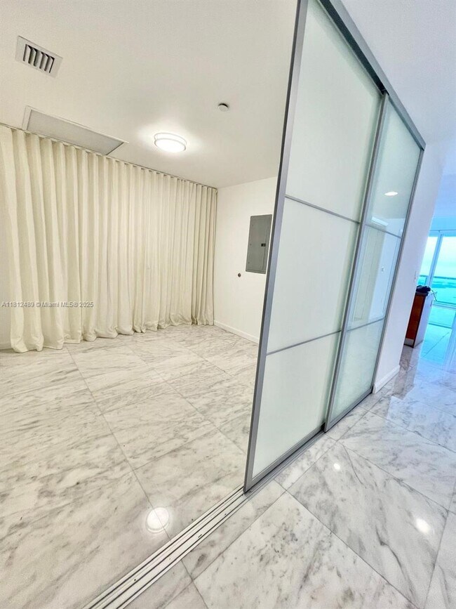 Photo - 475 Brickell Ave Unit 5107