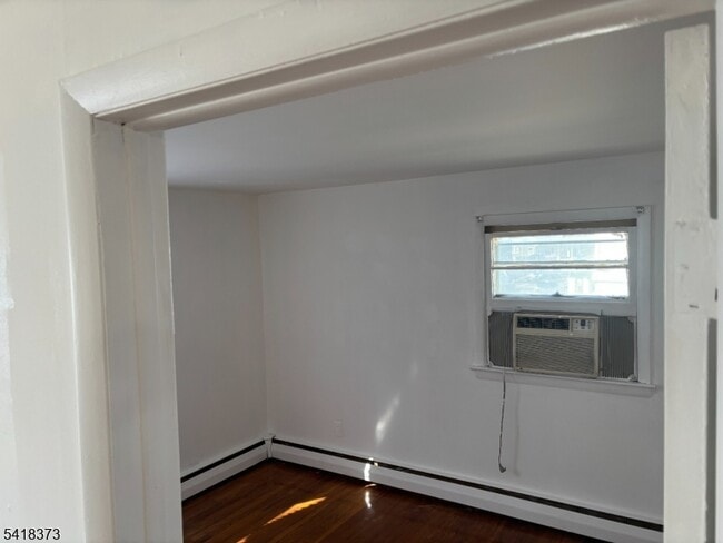 Photo - 288 Amherst St