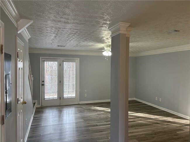 Photo - 4591 Logan Way