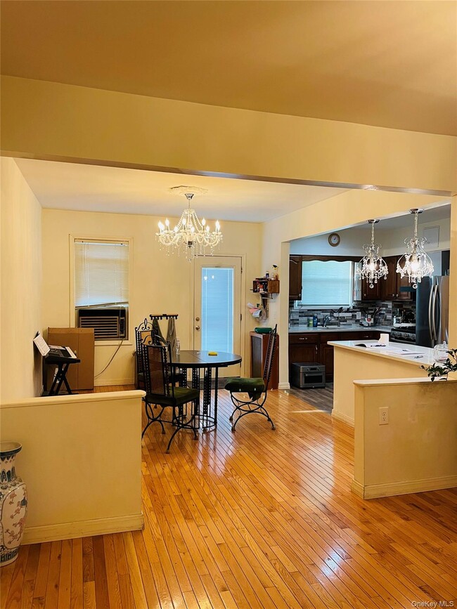 Photo - 78-54 76th St