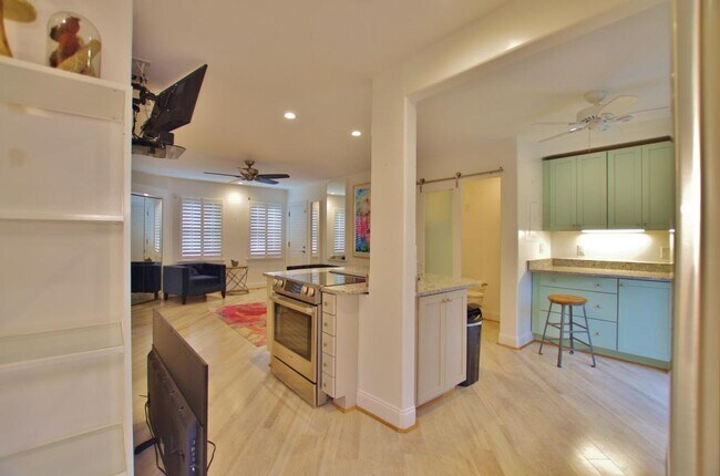 Photo - 2407 Arlington Blvd