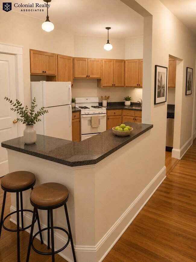 1587 Beacon St Unit 4