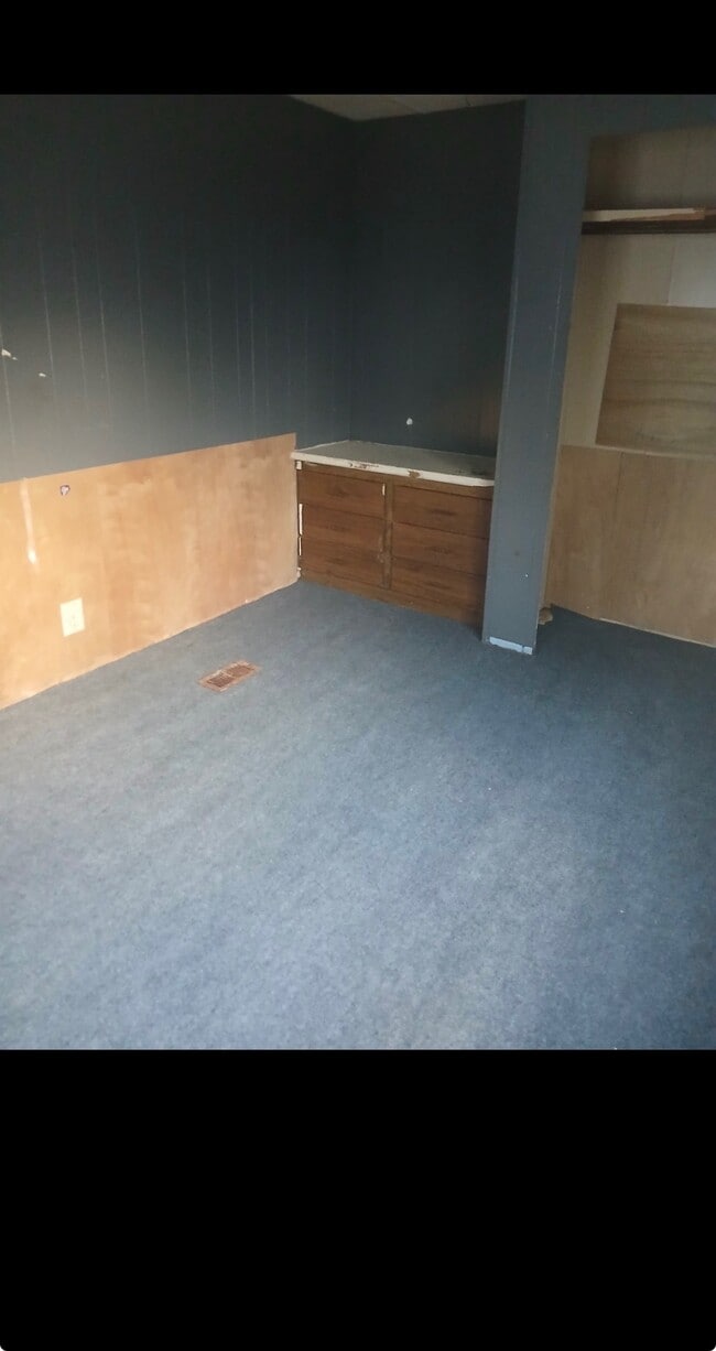 Photo - 704 N Linn St