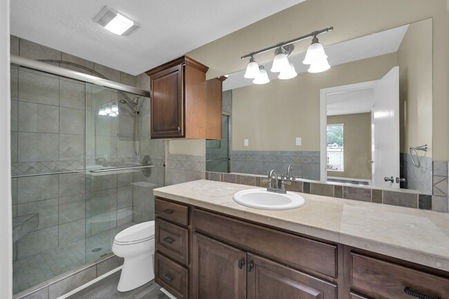 Building Photo - 801 River Rd Unit 123F