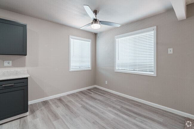 2BR, 2BA - 950SF - Dining Room