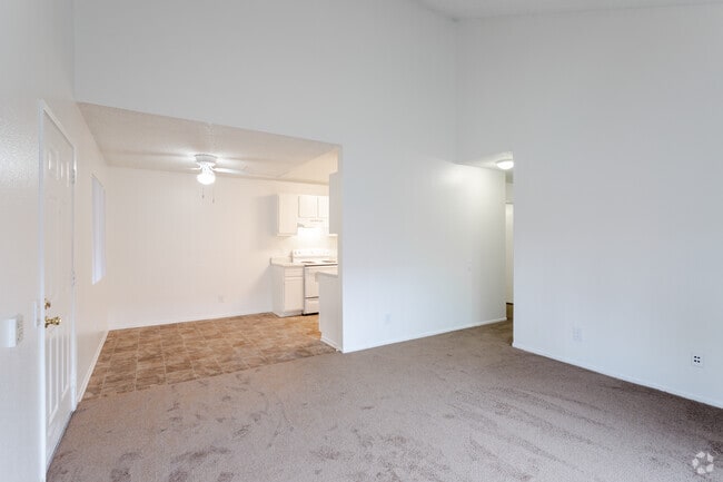2BR, 1BA - 850 SF