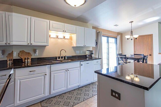 Photo - 7305 98th Ave