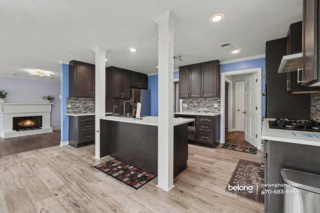 Photo - 988 Bridgegate Dr NE
