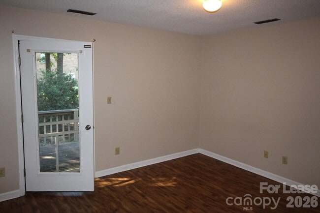 Photo - 72 Windwood Dr