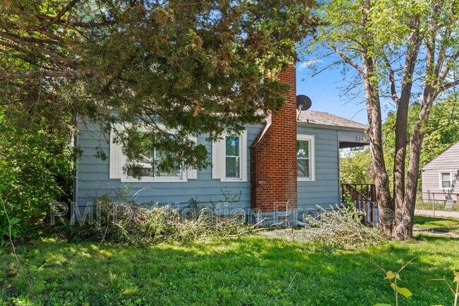 Photo - 3231 Delavan Ave