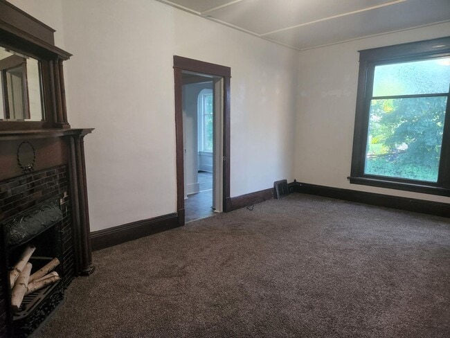 Photo - 314 S State St Unit #3