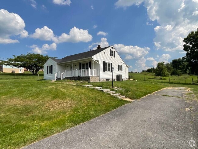 Building Photo - 1256 Arkton Rd Rental