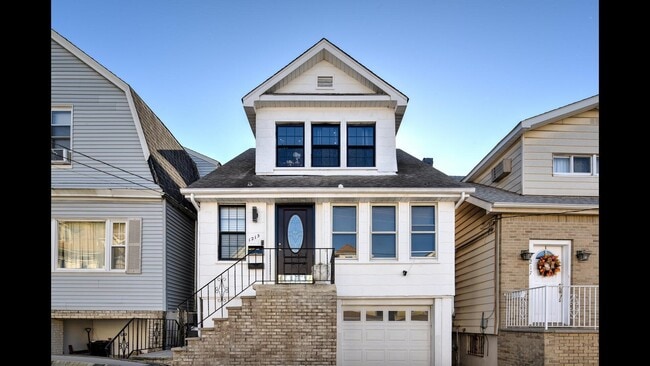 Building Photo - 1215 80th St