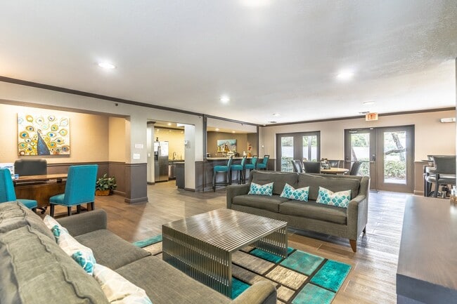 Clubhouse - Lakewood Shores