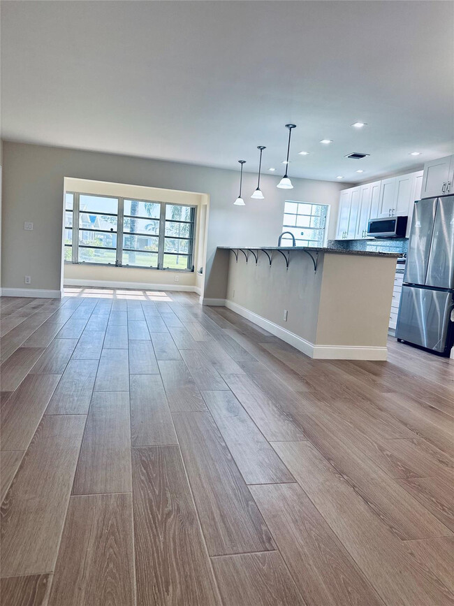 Photo - 14676 Canalview Dr Unidad C