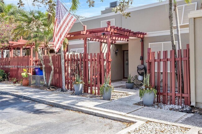 Photo - 1281 W Fairway Rd