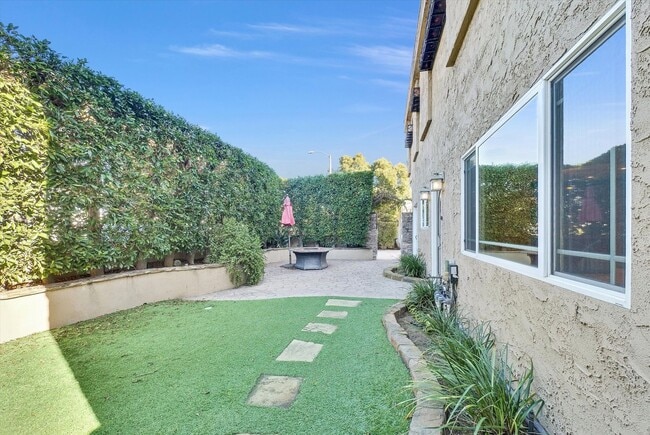 Photo - 2006 Manhattan Beach Blvd Unit A