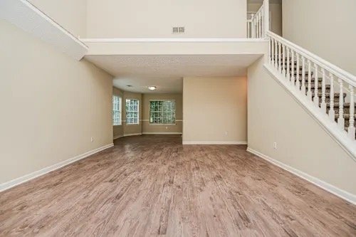 Building Photo - 6603 Valley Hill Dr