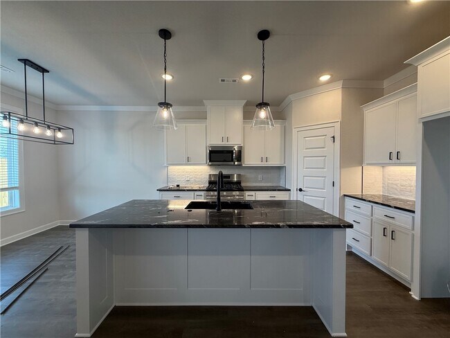 Photo - 1900 Bugg St