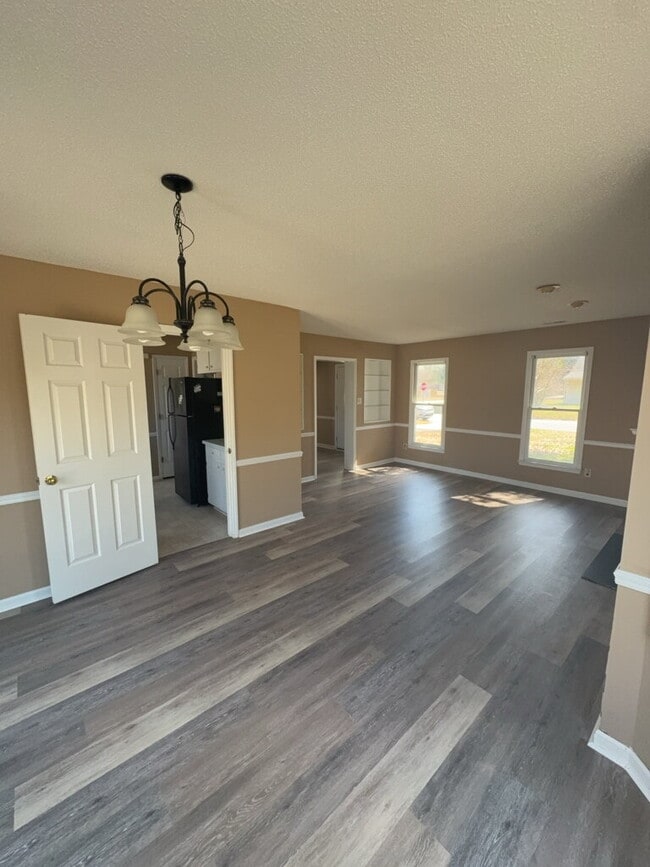 Photo - 105 Palamino Ct