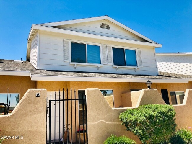 Photo - 1109 Beechdale Dr House