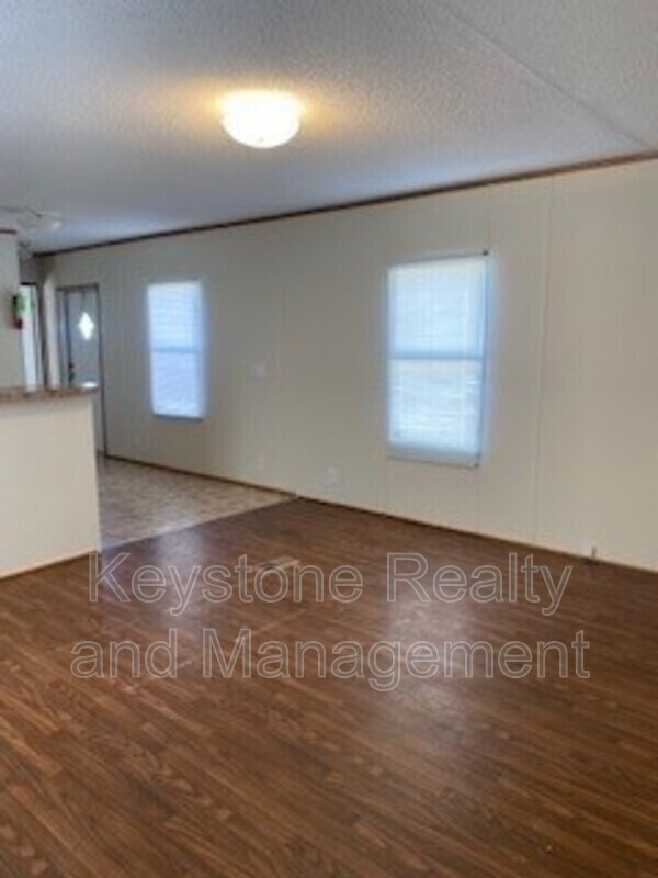 Photo - 703 Trevor Ln