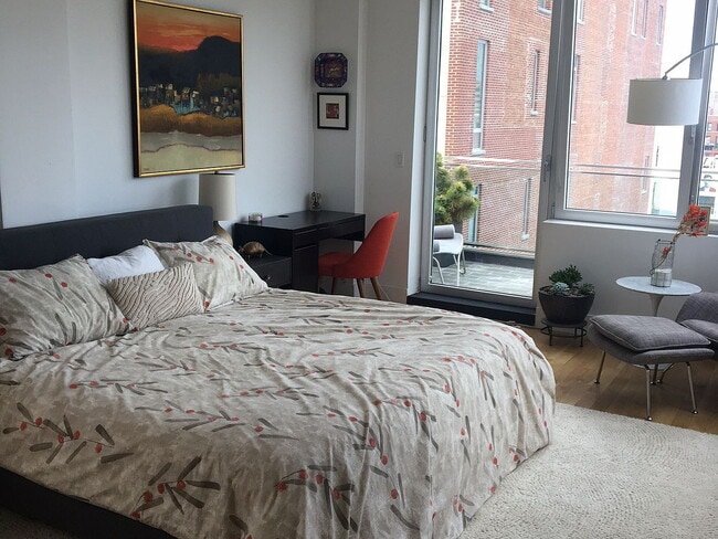 Photo - "Spacious 2-Bed, 2-Bath Oasis in the Heart of Harlem – 1377 Sq Ft of Urban Comfort!"