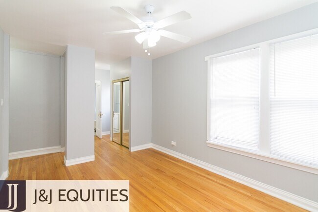 3257-3267 W. Wrightwood Ave