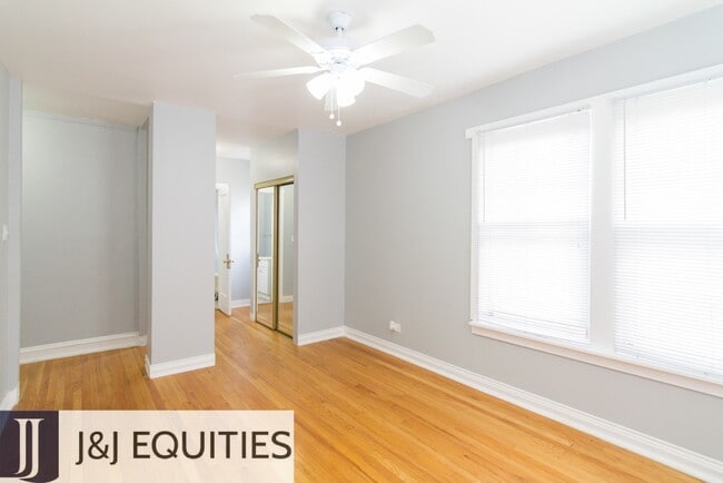 Photo - 3257-3267 W. Wrightwood Ave